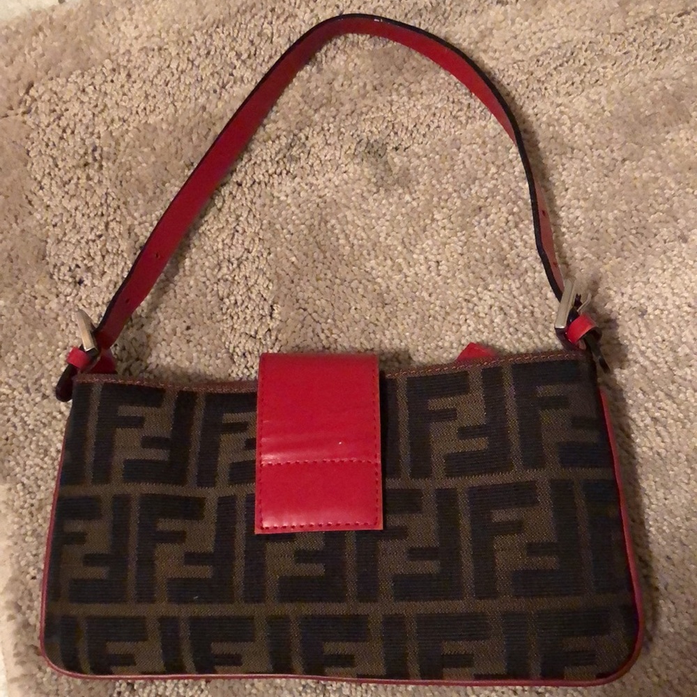 Fendi pouchette 100% authentic, used - Picture 4 of 9